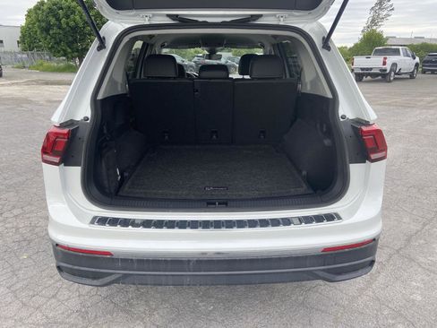 Used 2023 Volkswagen Tiguan SE AWD/4WD image 11