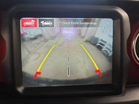 Used 2022 Jeep Wrangler Unlimited Rubicon w/ Xtreme Recon 35" Tire Package AWD/4WD image 22