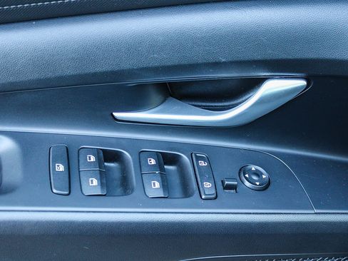 Used 2023 Hyundai Elantra SE FWD image 22