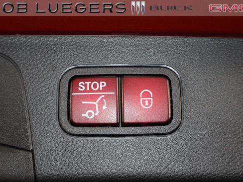Used 2022 Mercedes-Benz GLC 300 4MATIC image 23