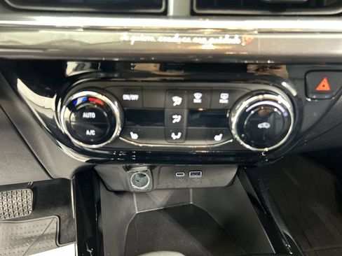 Used 2024 Chevrolet Trax ACTIV FWD image 16