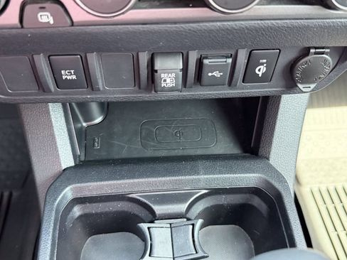 Used 2023 Toyota Tacoma TRD Off-Road AWD/4WD image 24