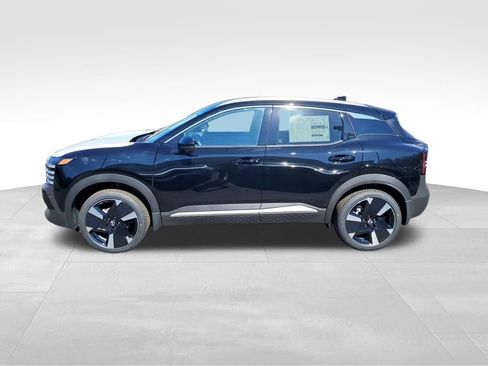 New 2025 Nissan Kicks SR image 2