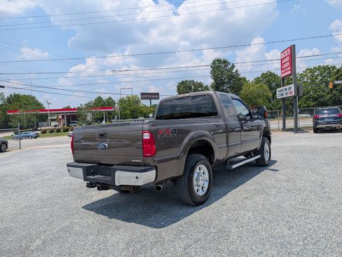 Used 2016 Ford F250 XLT w/ XLT Premium Package AWD/4WD image 7