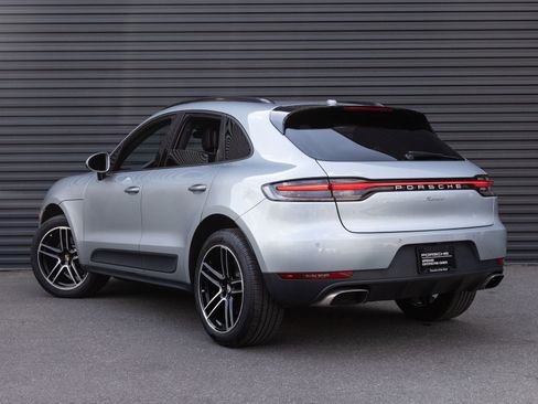 Certified 2020 Porsche Macan image 3