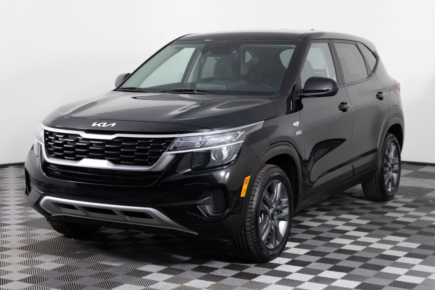Used 2022 Kia Seltos LX AWD/4WD image 2