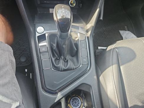 Used 2022 Volkswagen Tiguan SE R-Line FWD image 18
