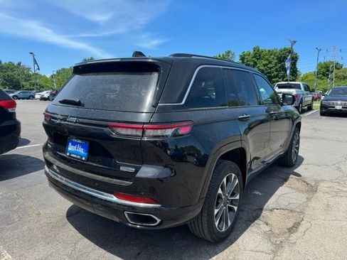 Used 2023 Jeep Grand Cherokee Overland AWD/4WD image 2