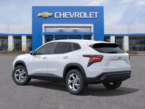 New 2026 Chevrolet Trax LS image 3