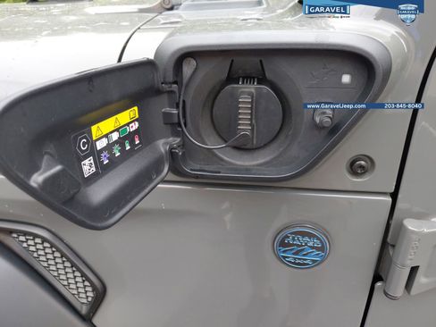 Used 2023 Jeep Wrangler Unlimited w/ Cold Weather Group AWD/4WD image 27
