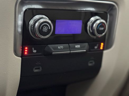 Used 2021 GMC Yukon Denali w/ Denali Premium Package image 23