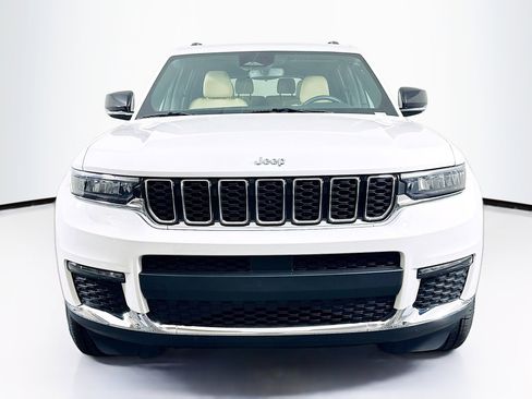 Used 2023 Jeep Grand Cherokee L Limited RWD image 2