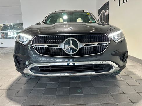 Used 2025 Mercedes-Benz GLC 350e 4MATIC image 2