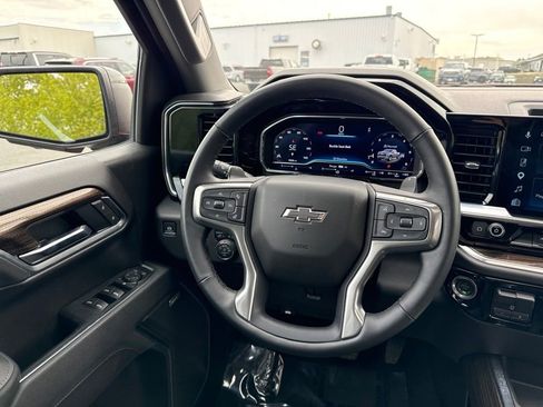 Used 2025 Chevrolet Silverado 1500 RST AWD/4WD image 14
