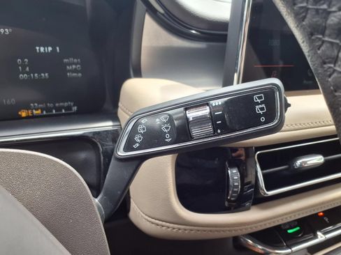 Used 2023 Lincoln Nautilus AWD image 14