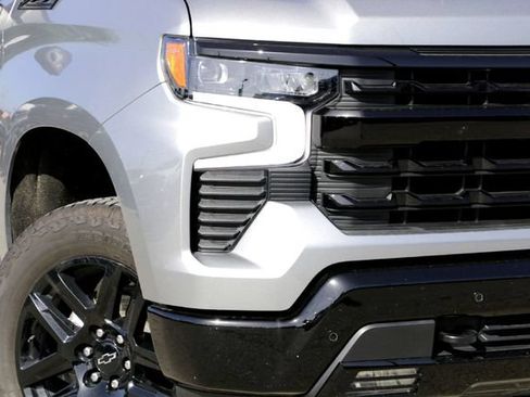 Used 2026 Chevrolet Silverado 1500 LT Trail Boss w/ LT Trail Boss Premium Package AWD/4WD image 3