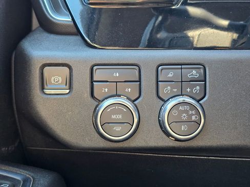 Used 2024 GMC Sierra 2500 SLE image 36