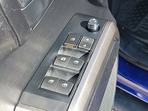 Used 2022 Toyota Tacoma SR5 RWD image 13