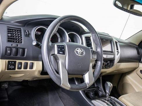 Used 2012 Toyota Tacoma PreRunner w/ SR5 Pkg image 16