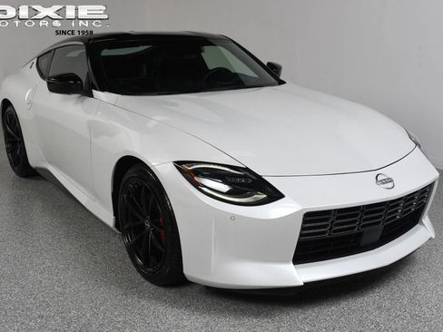 Used 2024 Nissan Z Performance w/ Floor Mat Package RWD image 1