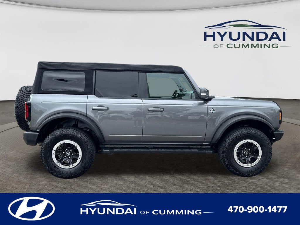 Used 2023 Ford Bronco Outer Banks w/ Sasquatch Package AWD/4WD image 9