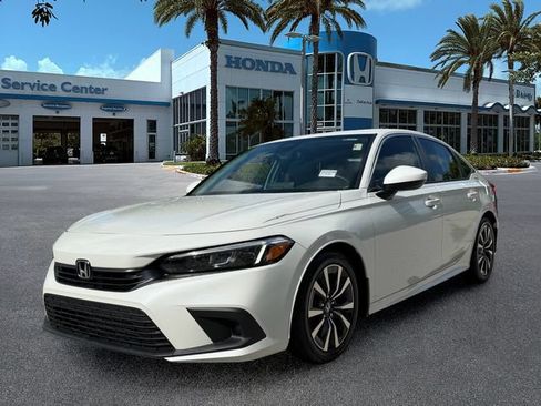 Used 2024 Honda Civic EX image 4
