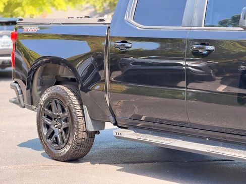 Used 2022 Chevrolet Silverado 1500 LT Trail Boss w/ LT Trail Boss Premium Package AWD/4WD image 9