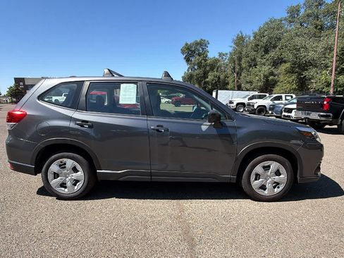 Used 2022 Subaru Forester AWD/4WD image 4
