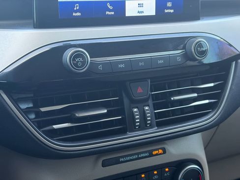 Used 2022 Ford Escape SE image 23