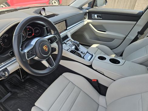 Certified 2019 Porsche Panamera GTS AWD/4WD image 4