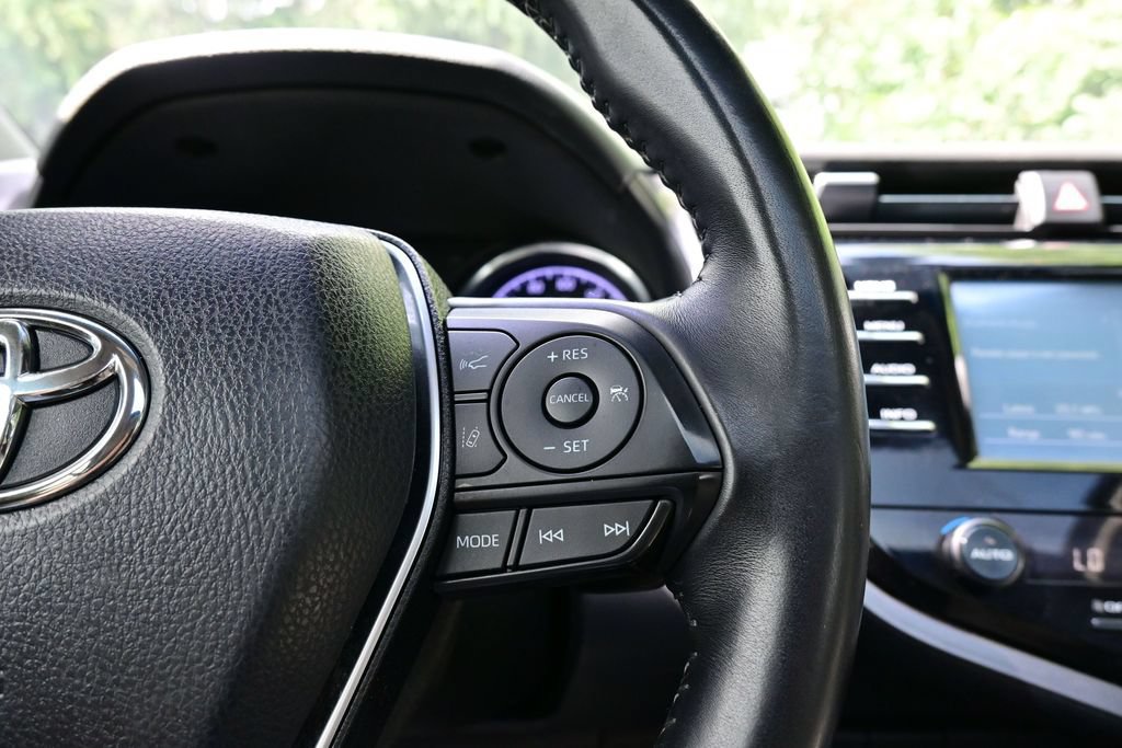 Used 2018 Toyota Camry SE w/ Moonroof Package FWD image 39