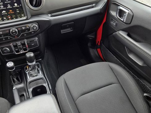 Used 2023 Jeep Gladiator Overland image 16