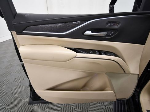 Used 2022 Cadillac Escalade Premium Luxury image 13