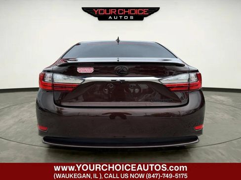 Used 2016 Lexus ES 300h w/ Luxury Package w/Wood Trim FWD image 4