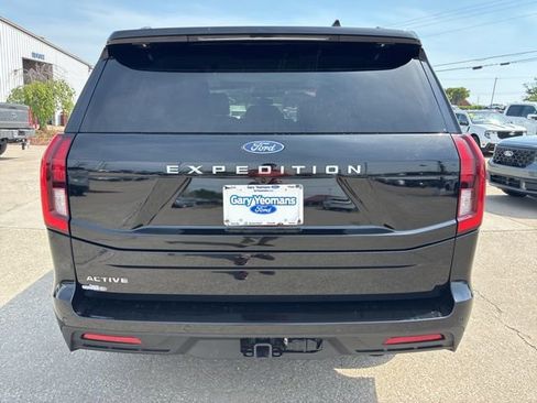Used 2025 Ford Expedition Active AWD/4WD image 8