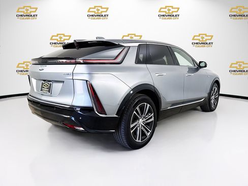 Used 2025 Cadillac Lyriq Luxury image 7