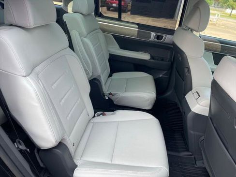 Used 2025 Hyundai Santa Fe Calligraphy AWD/4WD image 14
