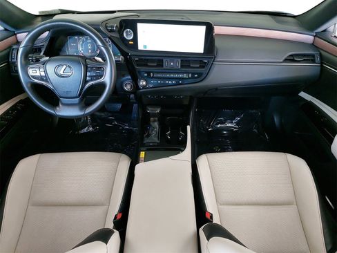 Used 2025 Lexus ES 350 w/ Premium Package image 9