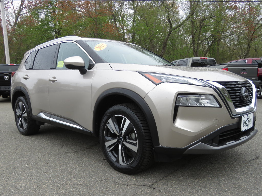 Used 2023 Nissan Rogue SL AWD/4WD image 3