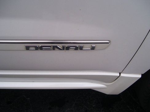 Used 2016 GMC Acadia Denali AWD/4WD image 4