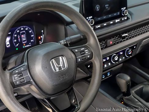 Used 2025 Honda Accord SE image 15