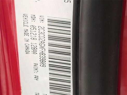 Used 2015 Dodge Challenger SXT image 27