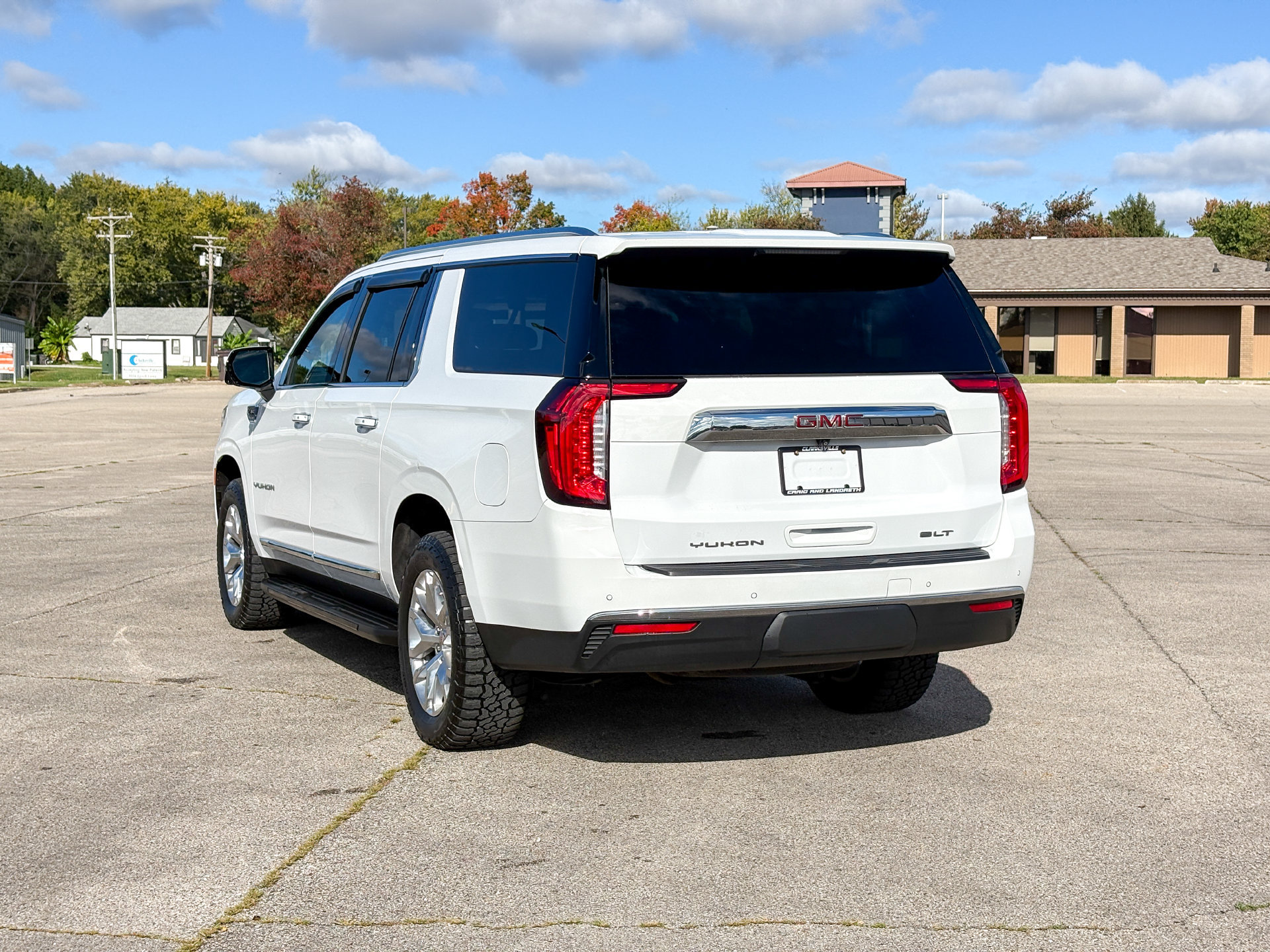Used 2022 GMC Yukon XL SLT w/ SLT Luxury Package AWD/4WD image 6