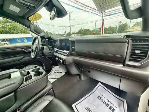 Used 2024 GMC Sierra 1500 SLT AWD/4WD image 28