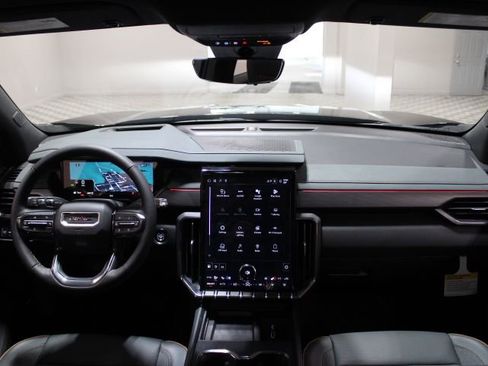 New 2026 GMC Acadia AT4 w/ Luxury Package AWD/4WD image 3