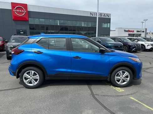 Used 2025 Nissan Kicks Play S FWD image 13