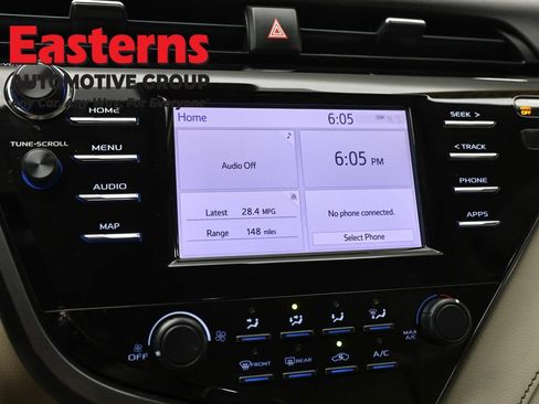 Used 2019 Toyota Camry LE FWD image 19