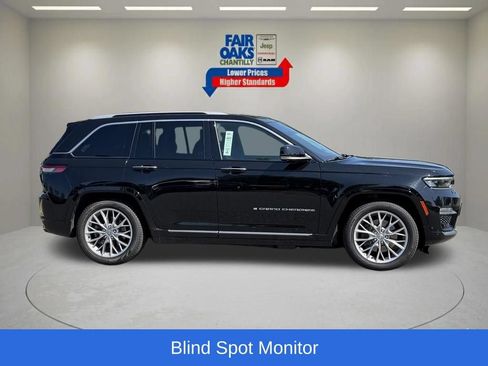 Used 2023 Jeep Grand Cherokee Summit w/ Advanced Protech Group IV AWD/4WD image 6
