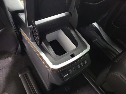 Certified 2025 Toyota Sienna Platinum AWD/4WD image 30