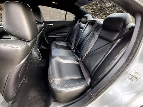 Used 2020 Dodge Charger SXT w/ Leather Interior Group image 21